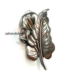 گل سینه لیلیوم